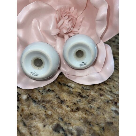 Vintage Egg Shape Rose Salt and Pepper Shakers Set Floral Pattern Silver - Picture 4 of 14